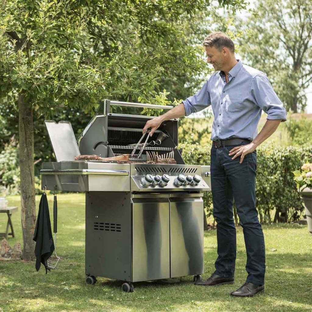 6 Best Grills With Rotisserie to Give Your Meals a Unique Taste (Summer 2022)