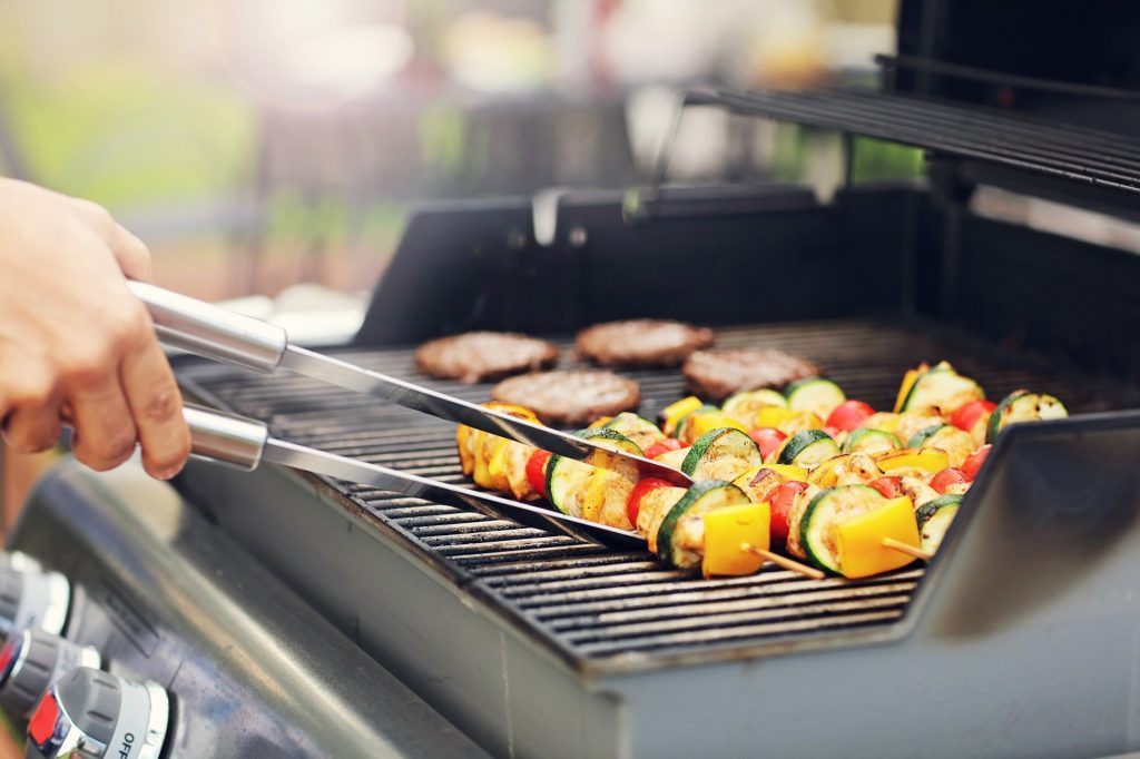 6 Best Grills With Rotisserie to Give Your Meals a Unique Taste (Summer 2022)