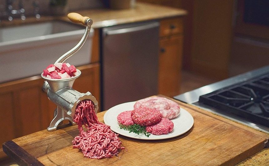 8 Best Manual Meat Grinders - Reviews and Buying Guide (Summer 2022)