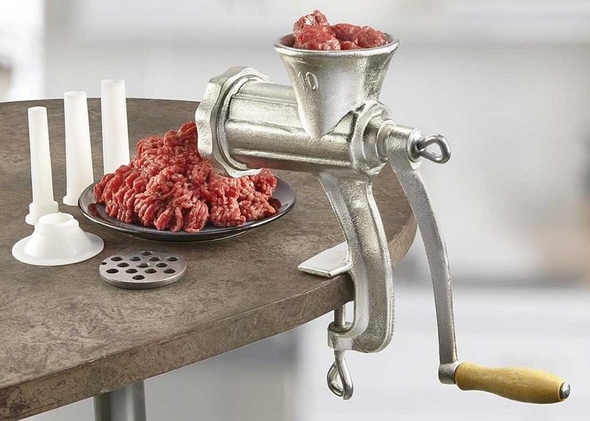 8 Best Manual Meat Grinders - Reviews and Buying Guide (Winter 2022)