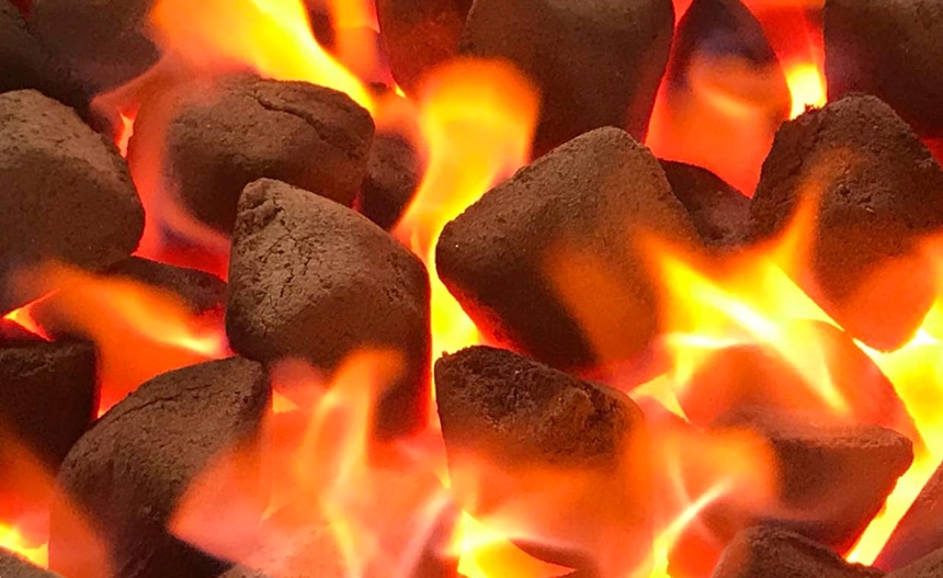 6 Best Charcoal Briquettes – Consistent Grilling Temperature for Superior Results (Summer 2022)