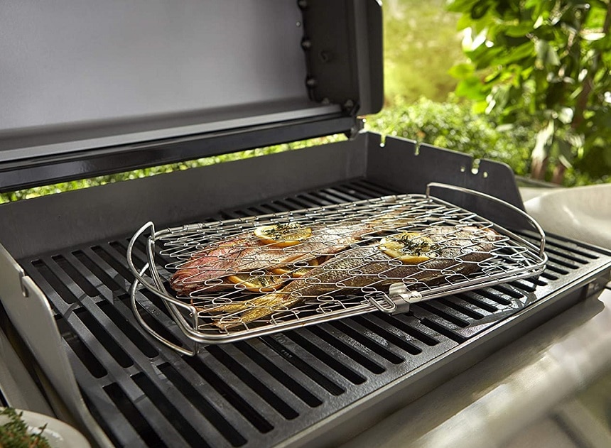 6 Best Grill Baskets for Your Perfectly Cooked Meat, Fish, Veggies, and More! (Winter 2022)