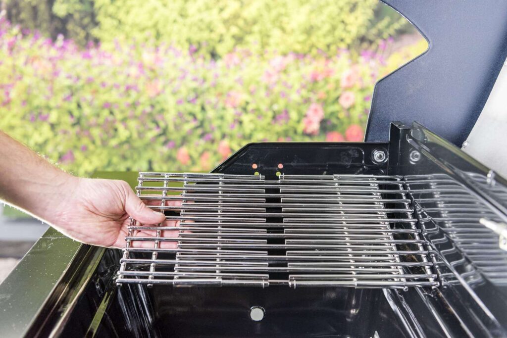 Cast Iron vs Stainless Steel Grill – Which is Better for Cooking and Why