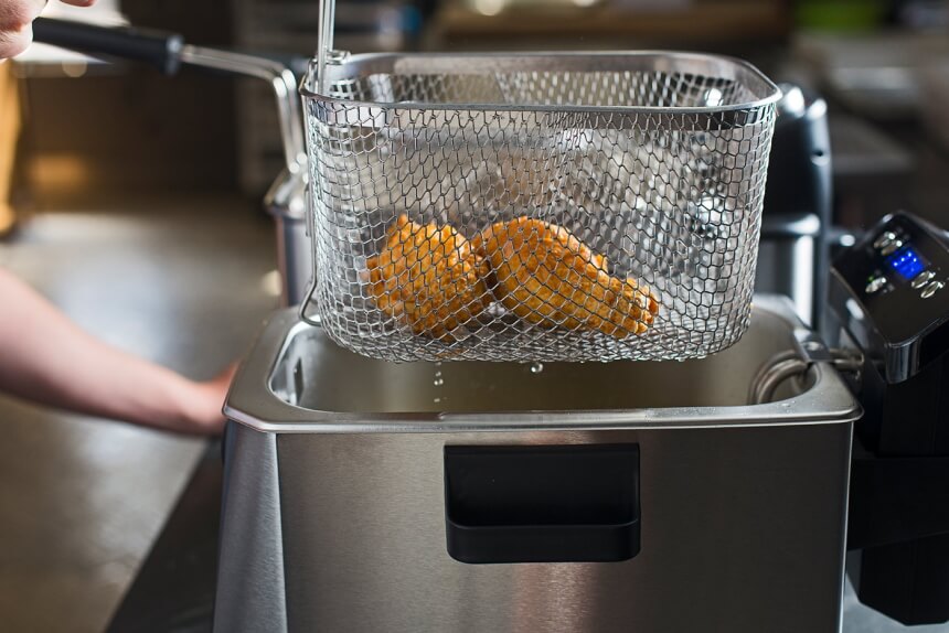 9 Best Deep Fryers for Home Cooking (Winter 2023)